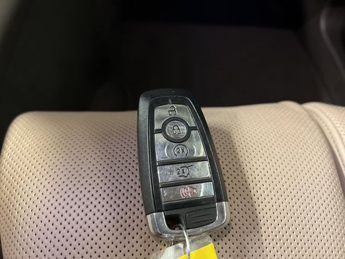 Used 2022 Lincoln Aviator Reserve w/ Equipment Group 201A image 44