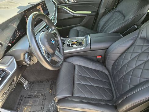 Used 2023 BMW X7 xDrive40i w/ M Sport Package AWD/4WD image 13
