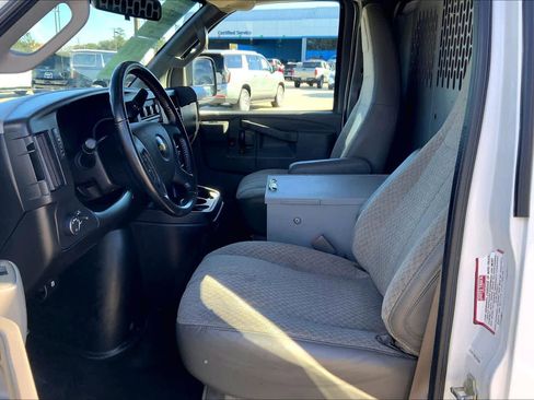Used 2021 Chevrolet Express 2500 w/ Driver Convenience Package image 6