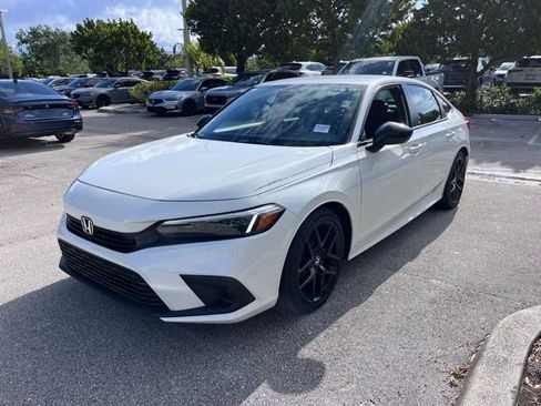 Used 2024 Honda Civic Sport image 3