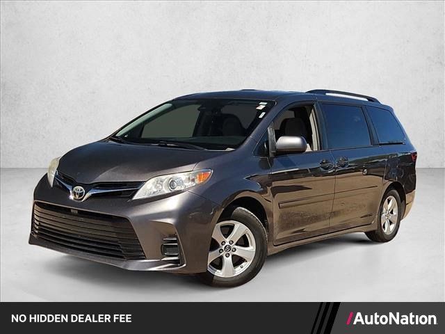 Used 2019 Toyota Sienna LE w/ Carpet Mat Package FWD image 1