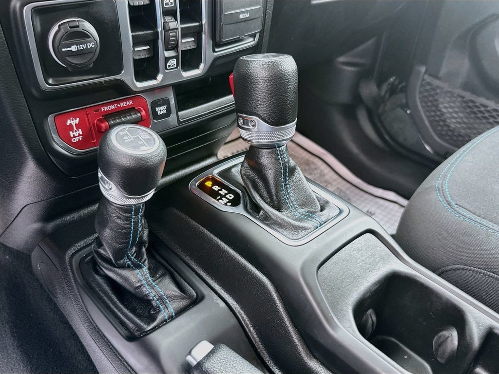 Used 2023 Jeep Wrangler Unlimited Rubicon 4xe AWD/4WD image 18