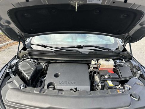 Used 2021 Buick Enclave Essence w/ Sound and Sites Package AWD/4WD image 13