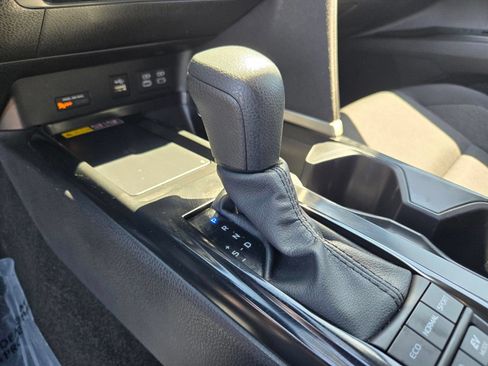 Used 2025 Toyota Camry LE FWD image 18
