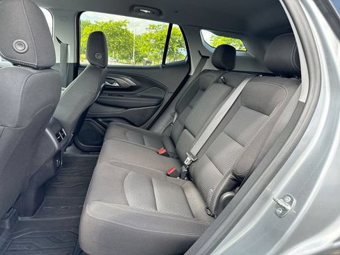 Used 2024 GMC Terrain SLE w/ Driver Convenience Package FWD image 23