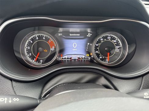 Used 2019 Jeep Cherokee Limited image 15