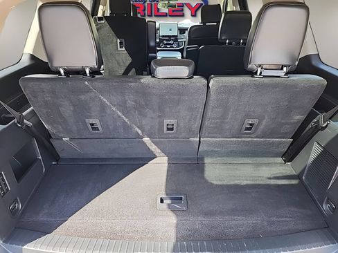 Used 2024 Ford Expedition XLT AWD/4WD image 17