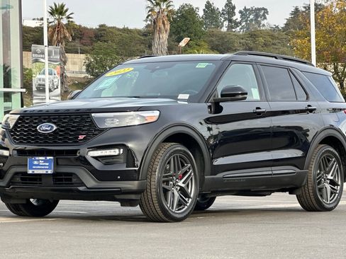 Certified 2022 Ford Explorer ST w/ Equipment Group 401A image 7