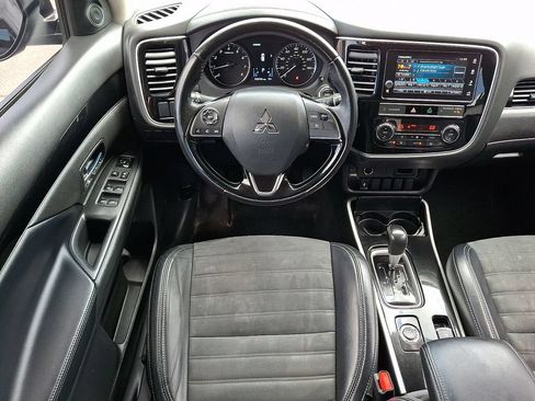 Used 2019 Mitsubishi Outlander SE AWD/4WD image 13