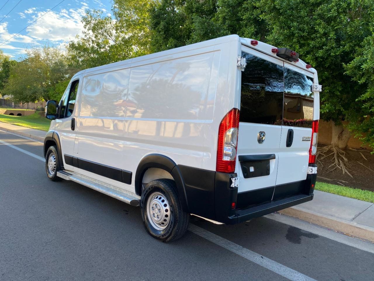 Used 2025 RAM ProMaster 2500 w/ U-Haul Equipment Group FWD image 58