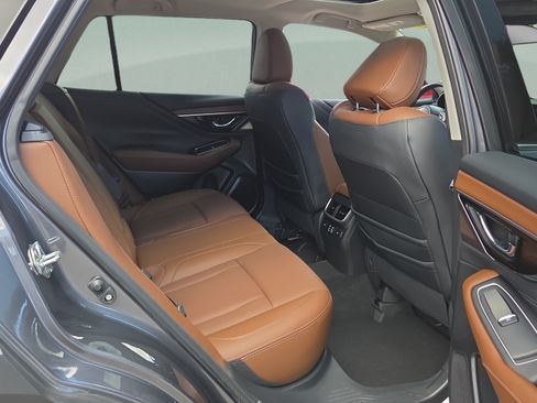 Used 2025 Subaru Outback Touring AWD/4WD image 18