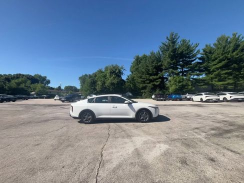 Used 2025 Kia K4 FWD image 9