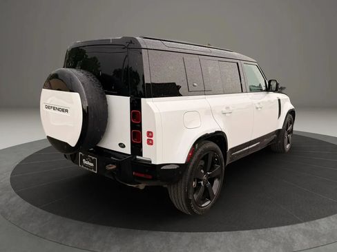 Used 2023 Land Rover Defender 110 X-Dynamic SE AWD/4WD image 4