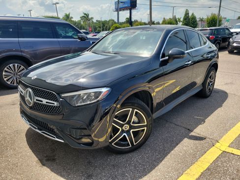 Used 2024 Mercedes-Benz GLC 300 4MATIC image 1