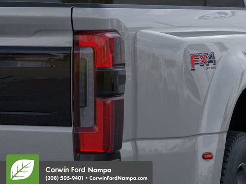 New 2026 Ford F450 Platinum w/ FX4 Off-Road Package image 21