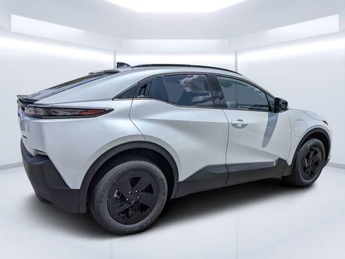 New 2026 Subaru Uncharted AWD image 3