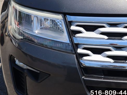 Used 2018 Ford Explorer XLT w/ Equipment Group 202A AWD/4WD image 11