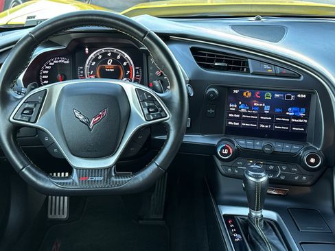 Used 2016 Chevrolet Corvette Z06 w/ 3LZ Preferred Equipment Group image 17