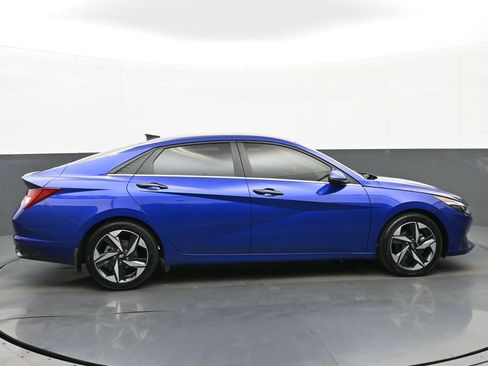 Certified 2022 Hyundai Elantra Limited image 2
