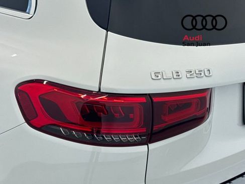 Used 2021 Mercedes-Benz GLB 250 GLB 250 image 8