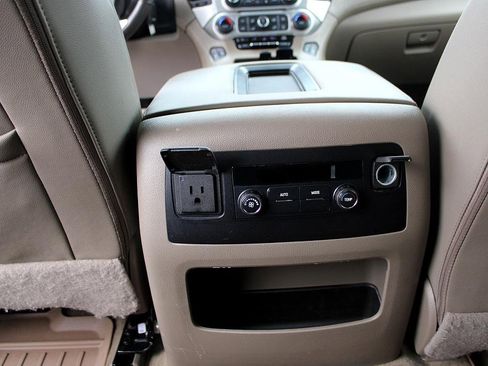 Used 2018 GMC Yukon SLT image 28