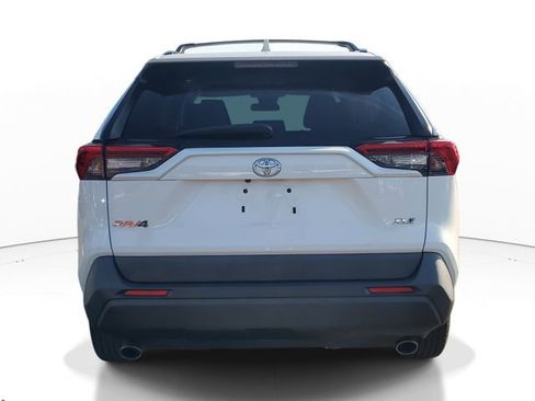 Used 2020 Toyota RAV4 XLE image 4