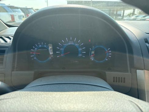 Used 2011 Ford Fusion SE FWD image 19