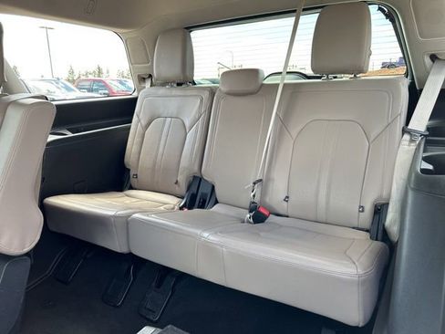 Used 2024 Ford Expedition Limited AWD/4WD image 18