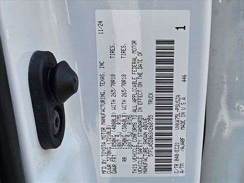 Used 2025 Toyota Tundra SR5 w/ SR5 Premium Package AWD/4WD image 28