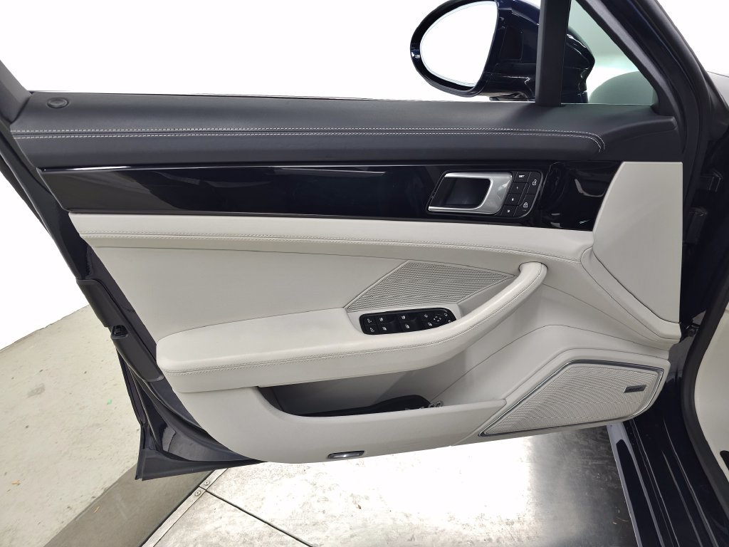 Used 2022 Porsche Panamera 4S AWD/4WD image 15