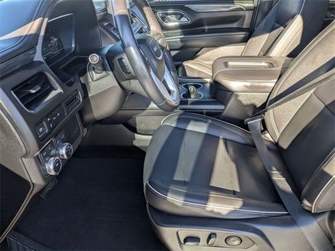 Used 2023 GMC Yukon SLT image 16