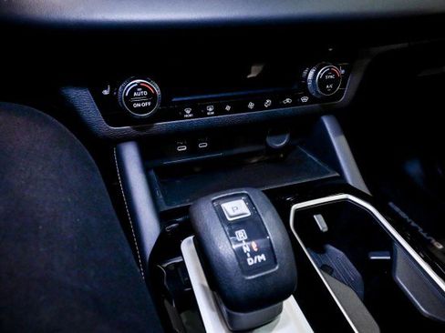 Used 2025 Mitsubishi Outlander ES image 34