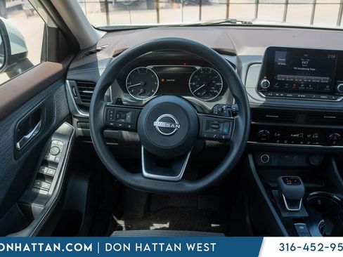 Used 2023 Nissan Rogue SV FWD image 5