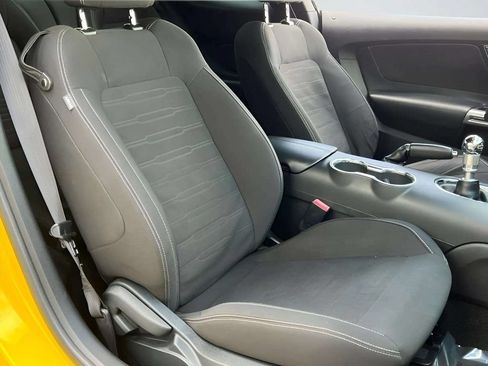 Used 2017 Ford Mustang GT w/ GT Performance Package RWD image 9