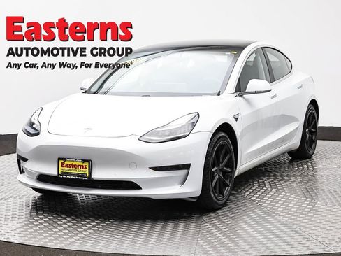 Used 2020 Tesla Model 3 Standard Range RWD image 1