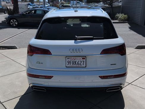Used 2023 Audi Q5 e Premium w/ Convenience Package image 7