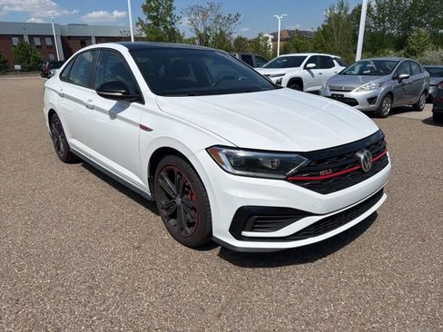 Used 2019 Volkswagen Jetta GLI FWD image 2