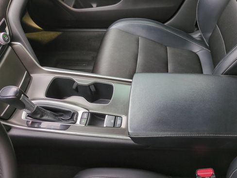 Used 2018 Honda Accord Sport image 31
