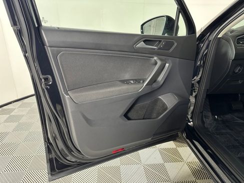 Used 2021 Volkswagen Tiguan S image 12
