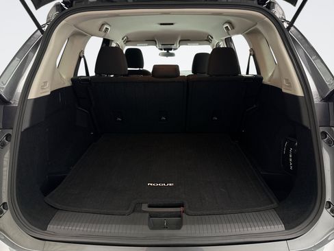 Used 2025 Nissan Rogue S FWD image 18