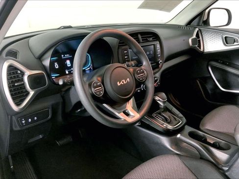 Certified 2025 Kia Soul LX w/ LX Technology Package FWD image 14