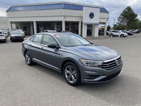 Used 2019 Volkswagen Jetta R-Line FWD image 2
