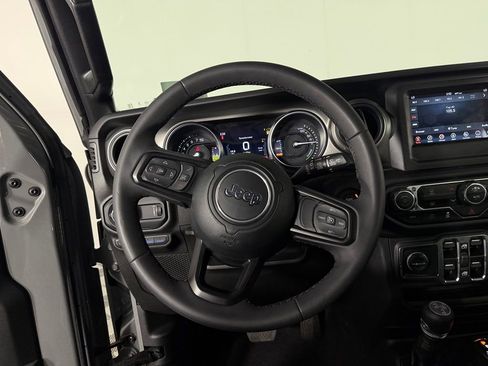 Certified 2023 Jeep Wrangler Unlimited AWD/4WD image 18