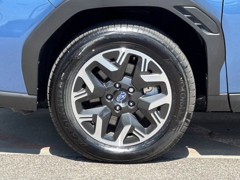Used 2025 Subaru Forester Premium AWD/4WD image 31