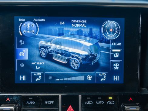 Used 2024 Lexus LX 600 4WD w/ Luxury Package image 27