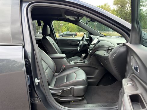 Used 2022 Chevrolet Equinox RS w/ RS Leather Package AWD/4WD image 14