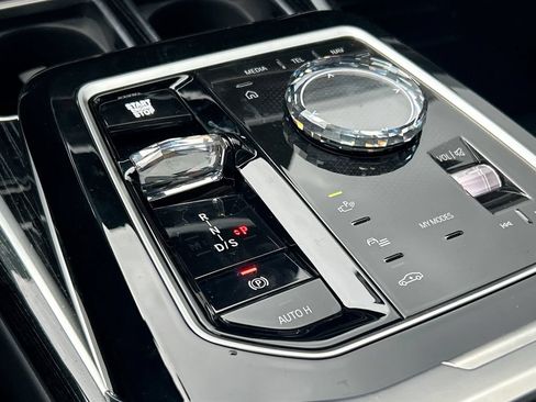 Used 2026 BMW 740i RWD image 19