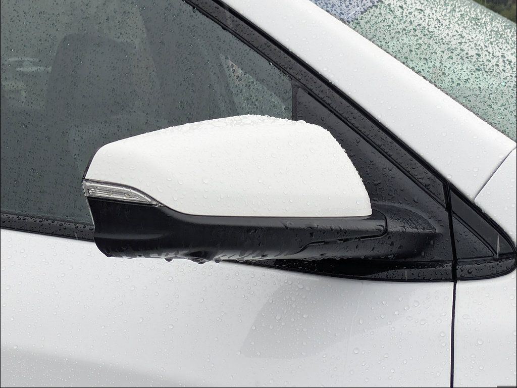 Used 2022 Chevrolet Equinox RS w/ Infotainment Package FWD image 10