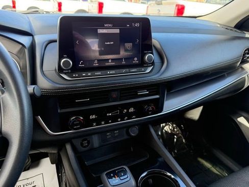 Used 2024 Nissan Rogue SV image 21