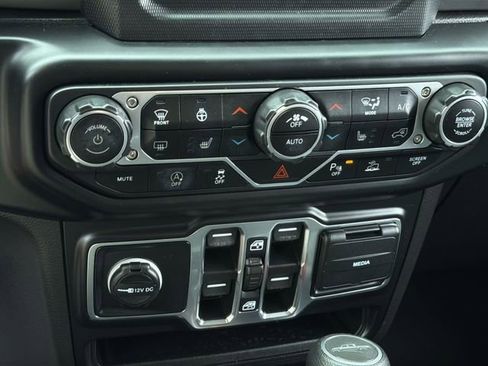 Used 2021 Jeep Gladiator Sport AWD/4WD image 27